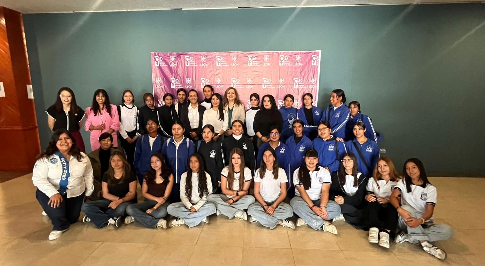 León impulsa el talento de niñas y jovenes en la ciencia